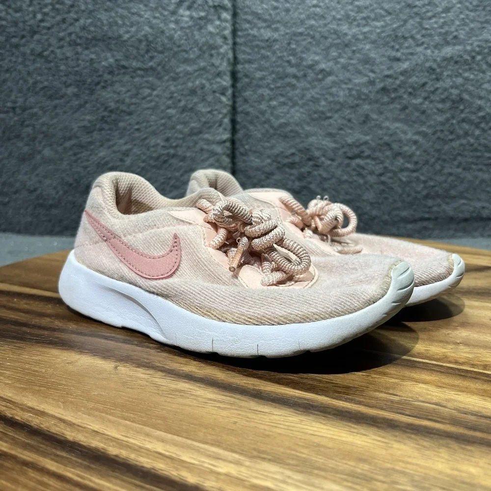 Nike Tanjun Youth Size 11.5C Pink And White Sneakers Shoes‎ Lace Up 859618-603